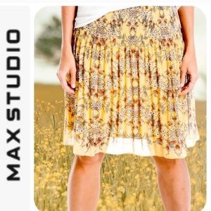 NWT Max Studio Womens Floral Skirt (size XS)